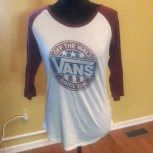 🌸Vans shirt excellent condition no holes